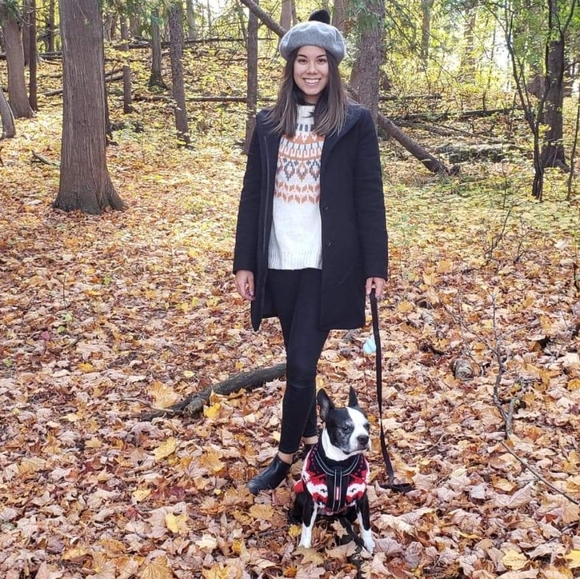 Meet your Posher, Laina - Picture 2 of 3